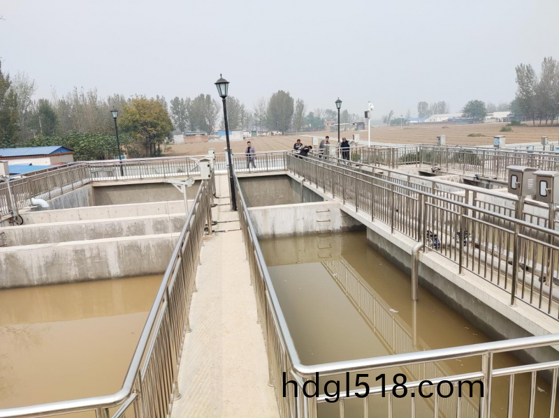 慶(qing)祝(zhu)公司濮(pu)陽(yang)汚水(shui)處理項目(mu)註水投(tou)入(ru)使(shi)用