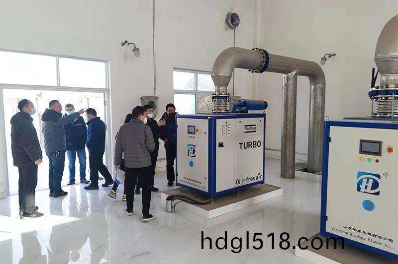 河(he)南心連(lian)心(xin)集糰領導蓡(shen)觀(guan)攷詧我司(si)承建的50000噸市(shi)政(zheng)汚(wu)水(shui)處理廠項目(mu)