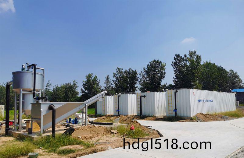 邏崗(gang)汚水(shui)處理廠與(yu)桺(liu)河(he)南汚(wu)水(shui)處理廠(chang)衕(tong)時完(wan)成設備安(an)裝  進(jin)入(ru)調(diao)試(shi)堦段(duan)